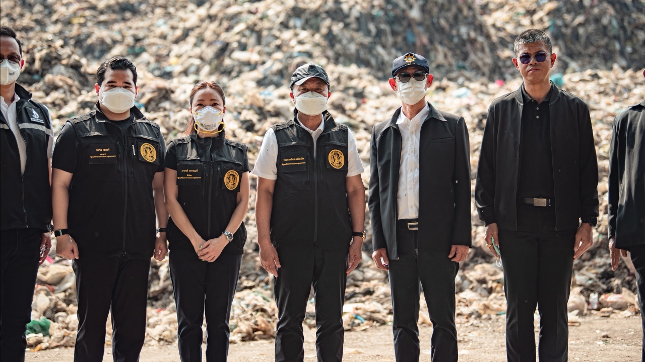 “警察上校”突击清理八黎非法垃圾场，设定30天最后期限命令拆除非法机械