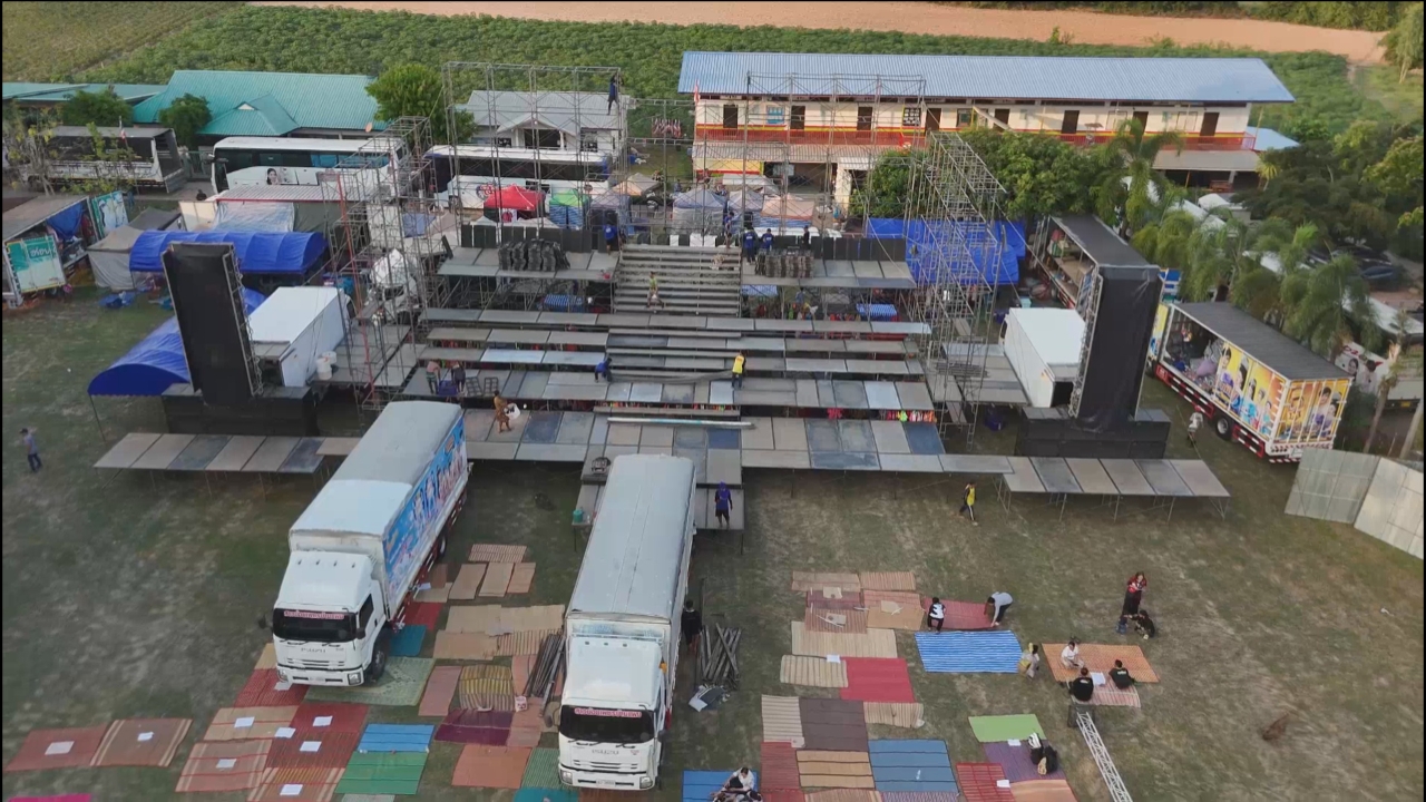 燃油短缺危机影响“班彭宝石少女”莫拉姆剧团，20辆车无加油站加油陷入混乱