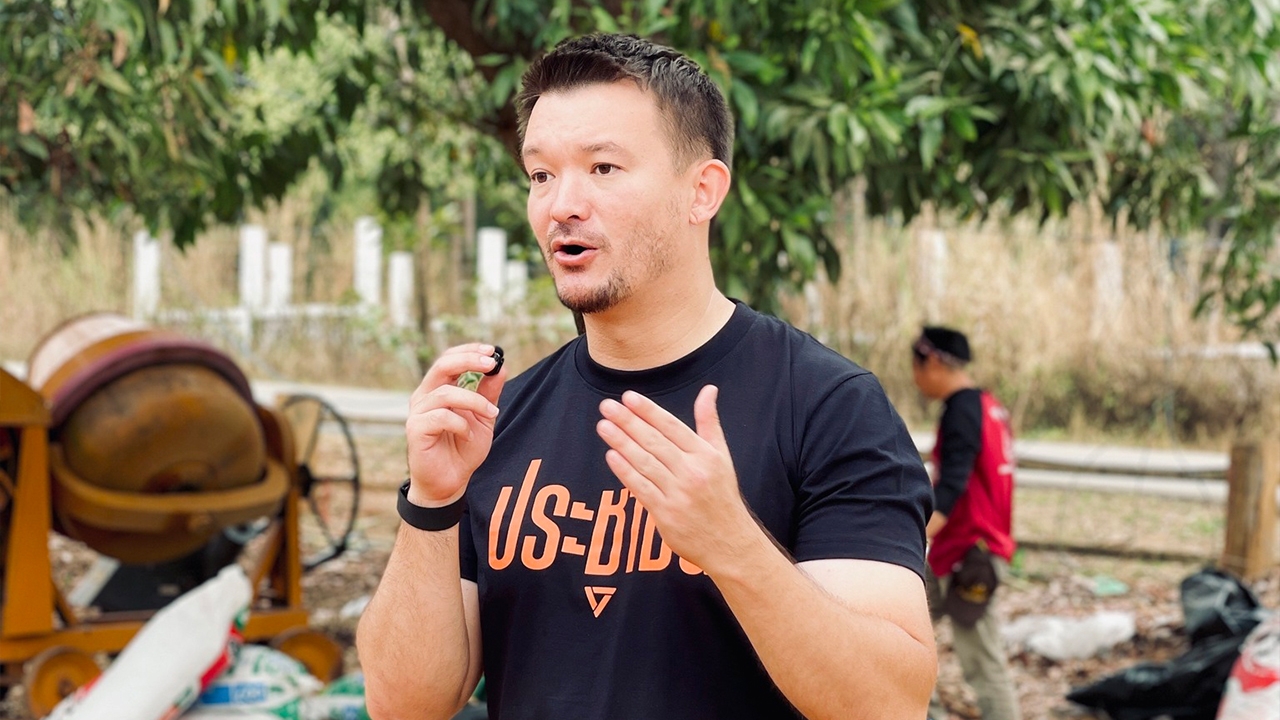 “帕特拉蓬”质问“埃克尼提”是否在同一国家，消防队几乎找不到加油站加油