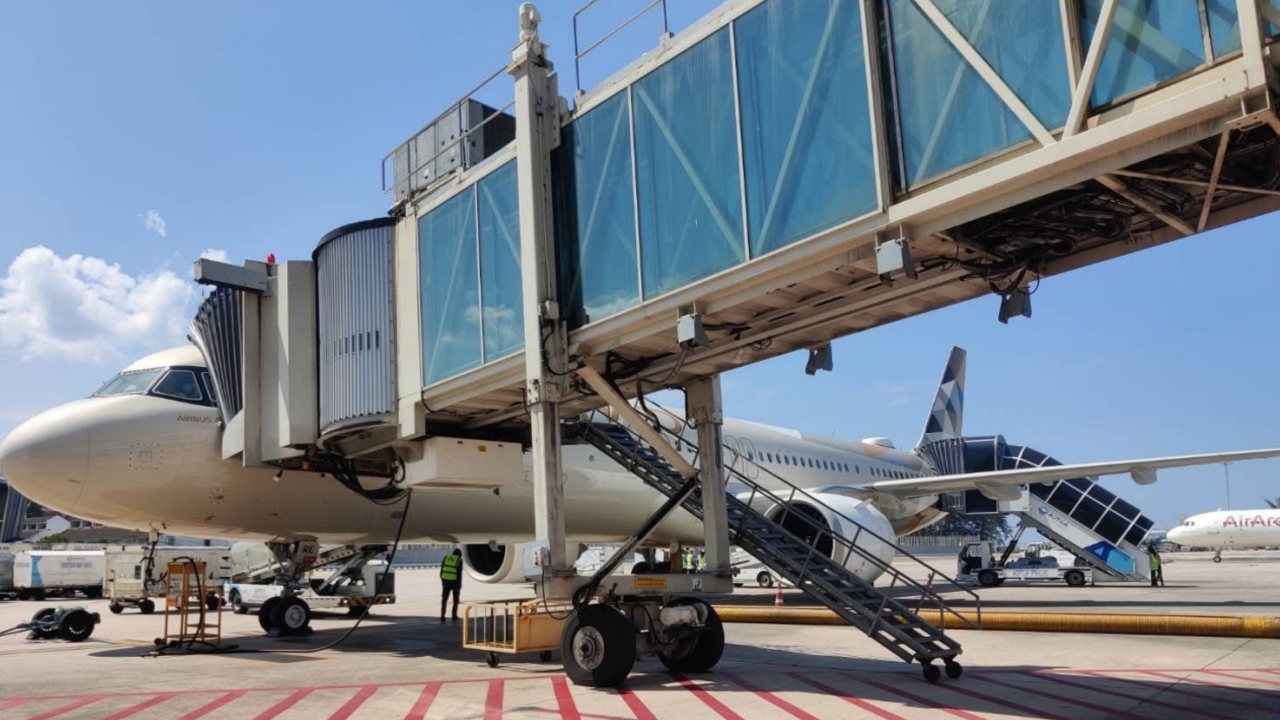 普吉机场已受11个航班影响，因以色列-伊朗冲突事件