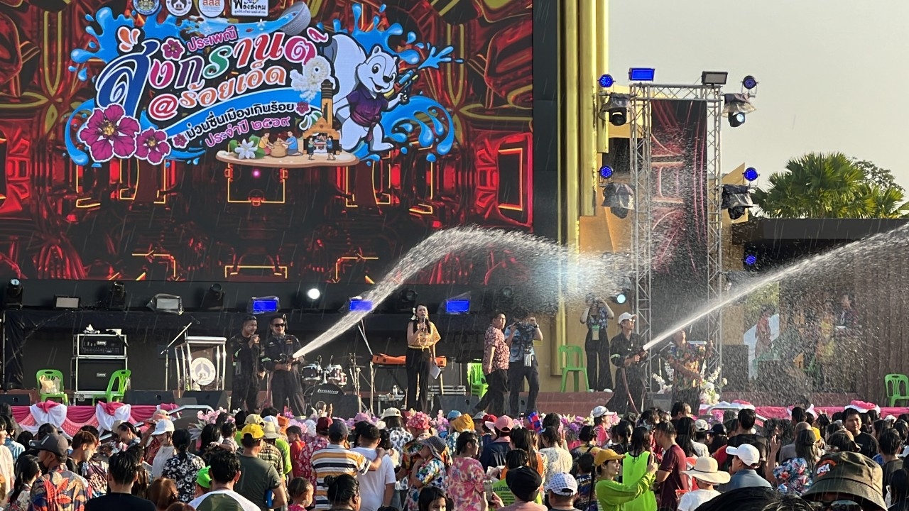 黎逸府开启2026年盛大宋干节 茉莉香米路设置长达120多米的“水隧道”