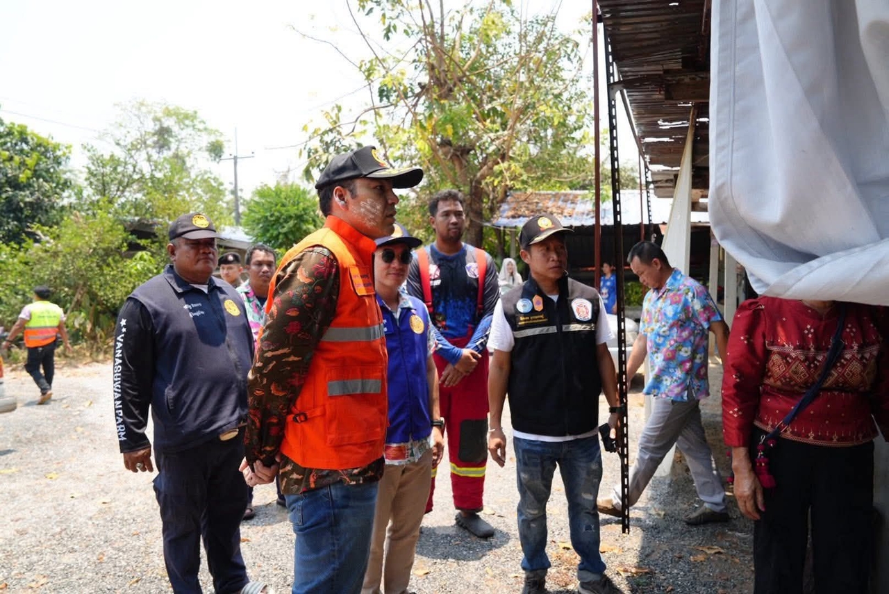 “杰塞特”称赞消防员及时控制火势，因房主焚烧树叶导致火灾蔓延